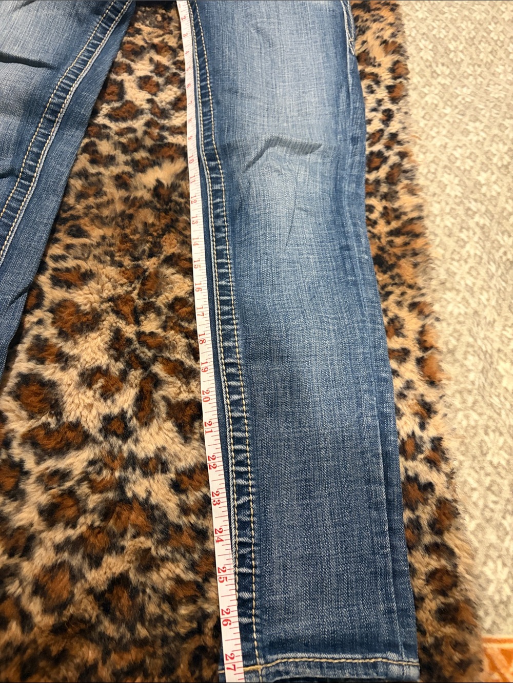 Rock Revival Women's skinny Medium Blue Embroidered Back Pocket skinny Jeans - Picture 4 of 6